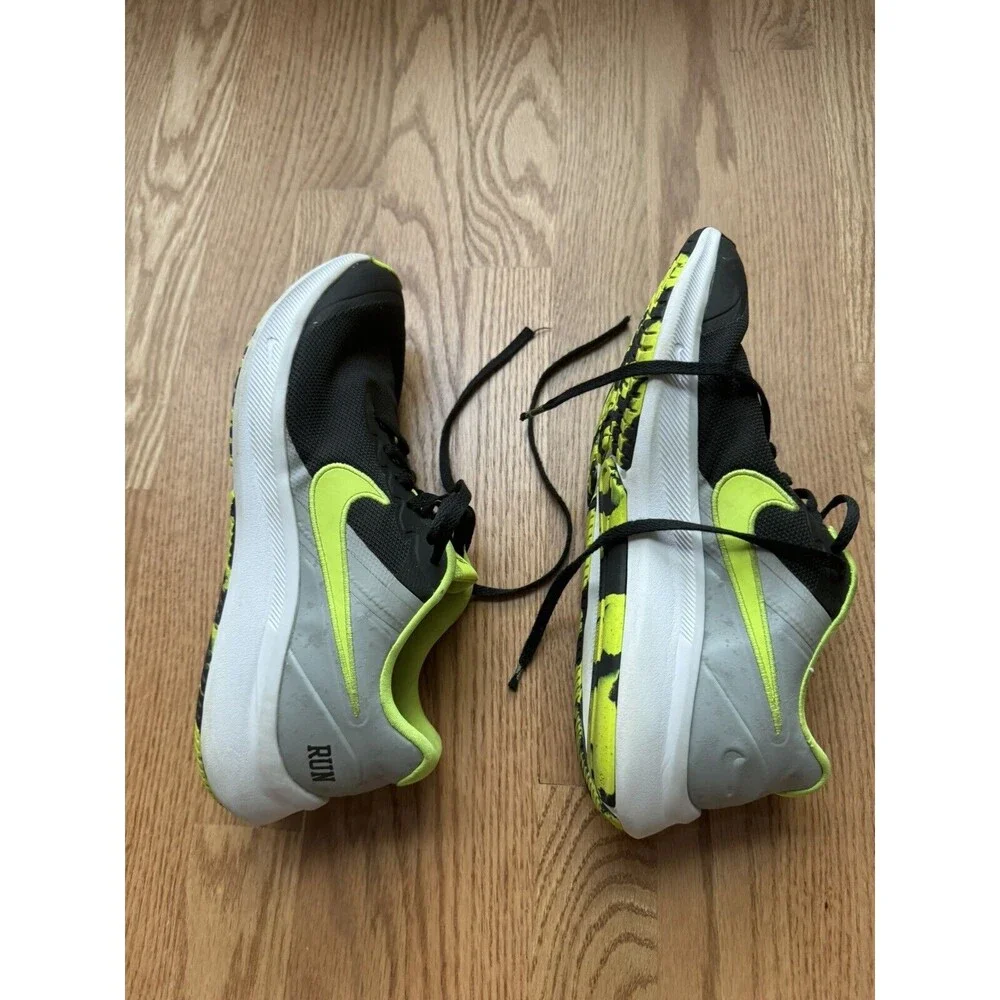 Nike Star Runner 3 Play Sneakers Black/Green DJ1512-001‎ Youth Size 7Y